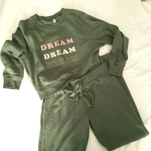 Sweatpants and Sweatshirt Outfit (S)